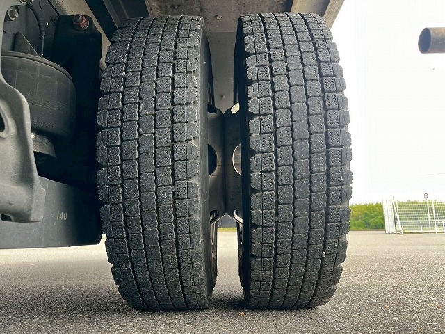 -30℃低温設定★後輪エアサス★6400×フルワイド★240馬力|中古トラックの販売・買取・査定のアイナビ