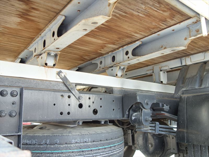 4段ラジコン 標準ロング 3t AT|中古トラックの販売・買取・査定のアイナビ