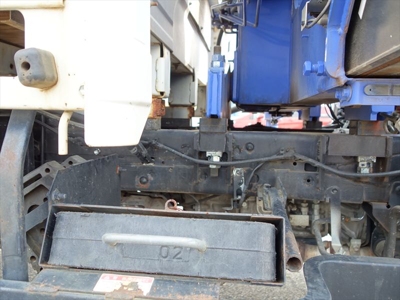 4段ラジコン 標準ロング 3t AT|中古トラックの販売・買取・査定のアイナビ