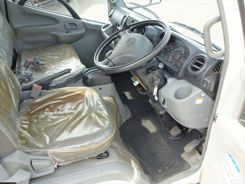 4段ラジコン 標準ロング 3t AT|中古トラックの販売・買取・査定のアイナビ