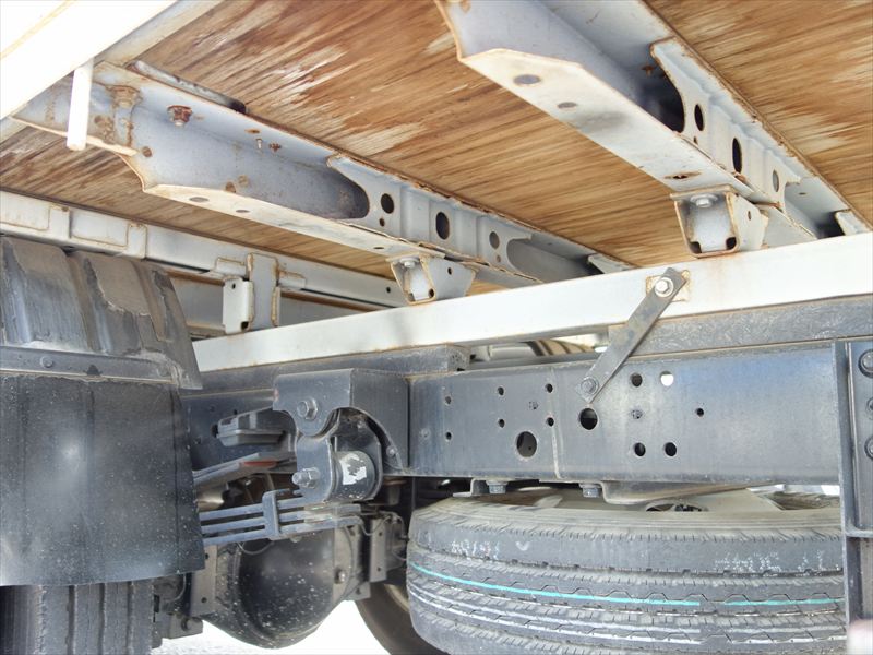 4段ラジコン 標準ロング 3t AT|中古トラックの販売・買取・査定のアイナビ