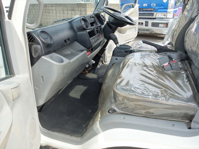 4段ラジコン 標準ロング 3t AT|中古トラックの販売・買取・査定のアイナビ