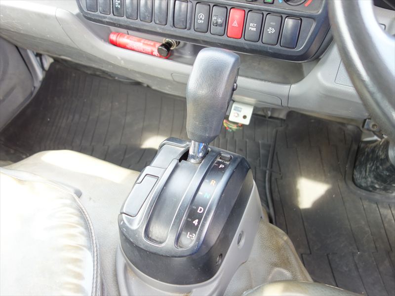 4段ラジコン 標準ロング 3t AT|中古トラックの販売・買取・査定のアイナビ