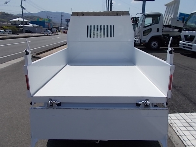 H3年式 キャリー4WDダンプ 走行8千Km|中古トラックの販売・買取・査定のアイナビ