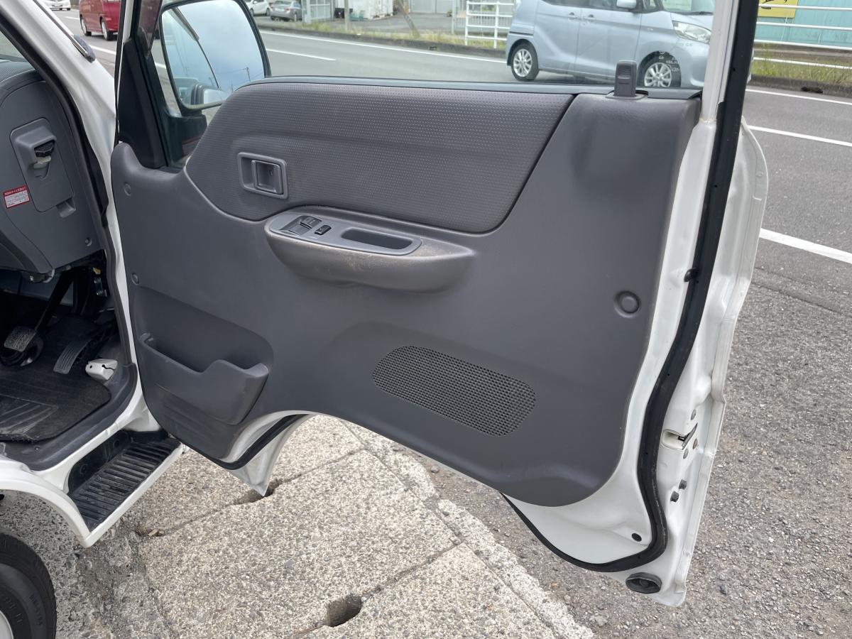 H27ボンゴバン 1t 2人乗り|中古トラックの販売・買取・査定のアイナビ