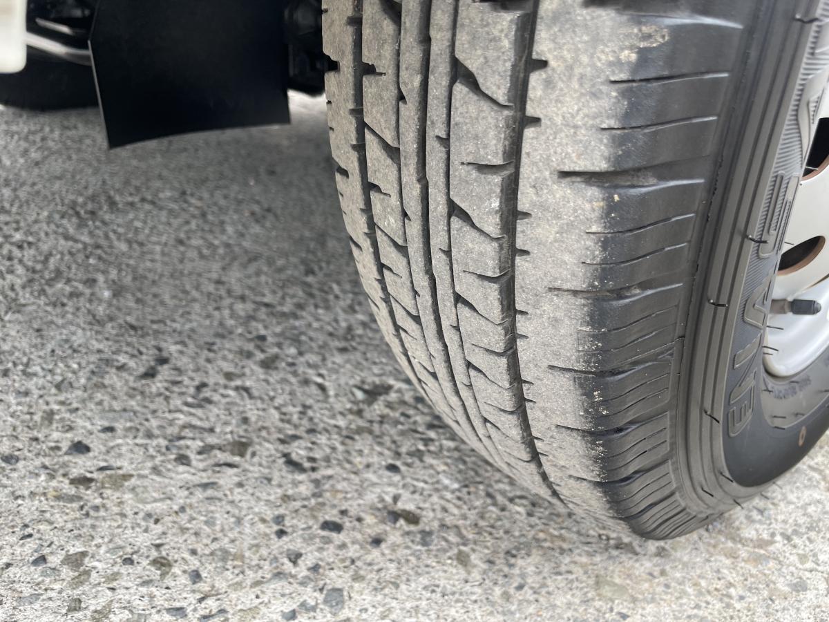 H27ボンゴバン 1t 2人乗り|中古トラックの販売・買取・査定のアイナビ