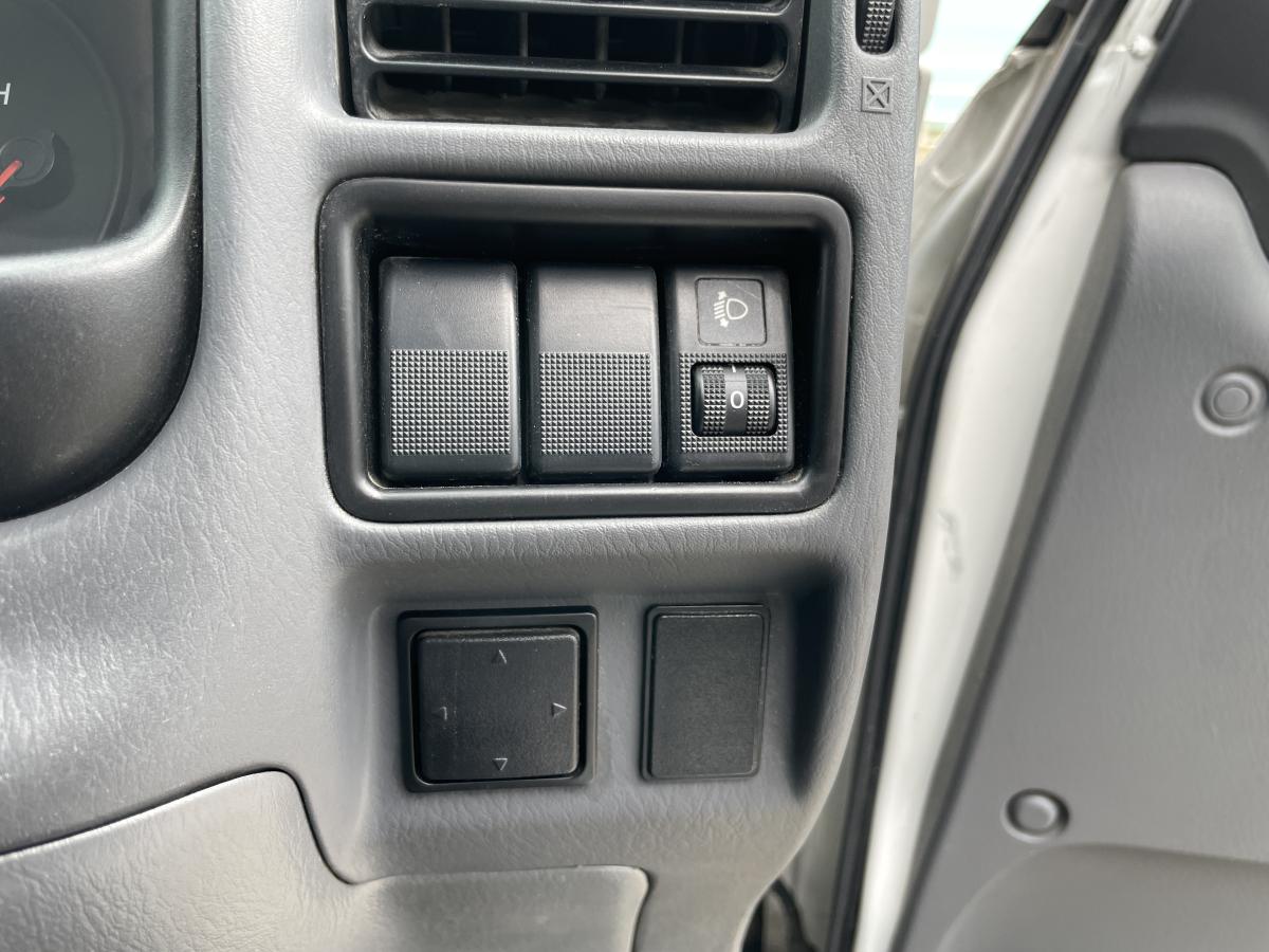 H27ボンゴバン 1t 2人乗り|中古トラックの販売・買取・査定のアイナビ