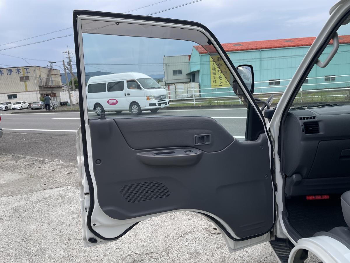 H27ボンゴバン 1t 2人乗り|中古トラックの販売・買取・査定のアイナビ