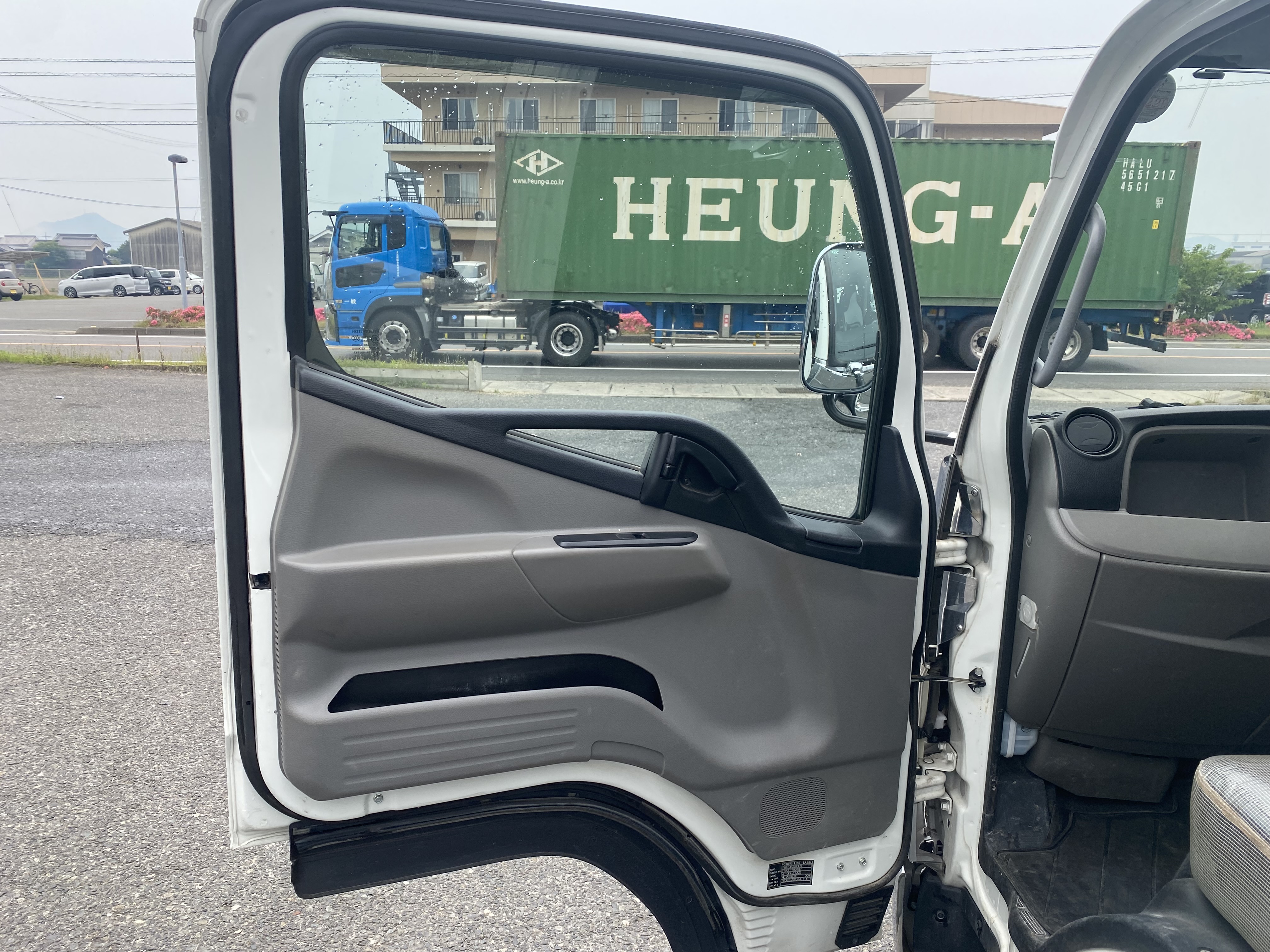 キャンター|中古トラックの販売・買取・査定のアイナビ