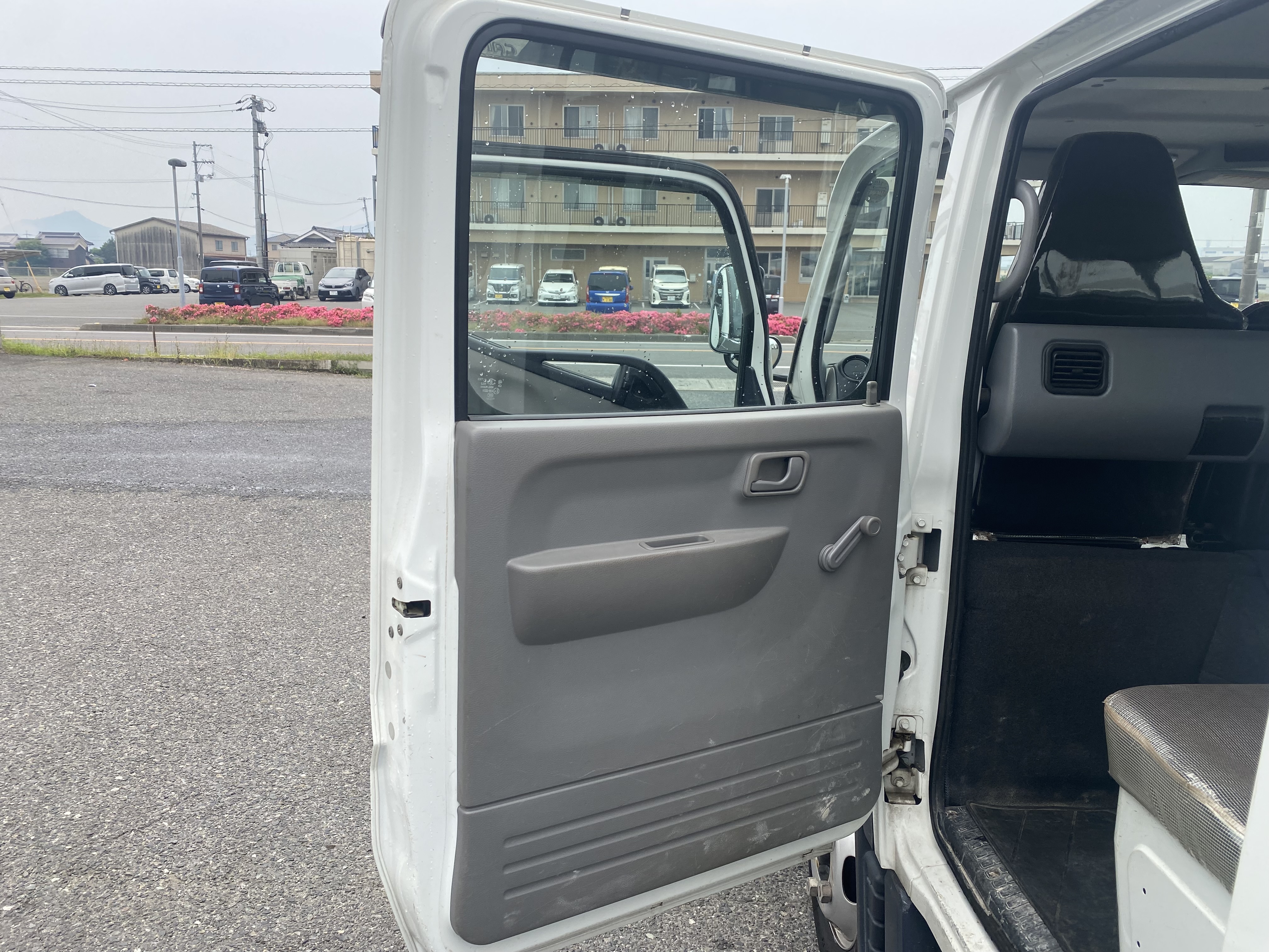 キャンター|中古トラックの販売・買取・査定のアイナビ