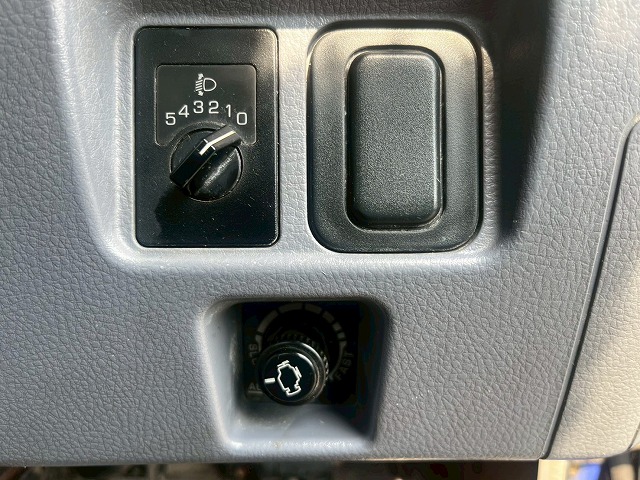 アーム式パワーゲート★4ナンバー★10尺ボディ★5トン限定★MT|中古トラックの販売・買取・査定のアイナビ