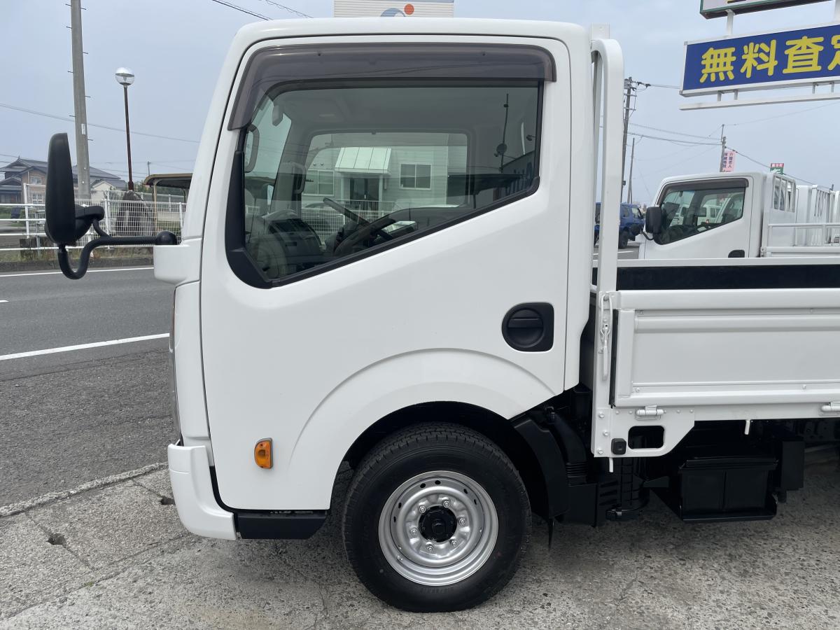 H29アトラス 1.4t 平ボディ 4WD|中古トラックの販売・買取・査定のアイナビ