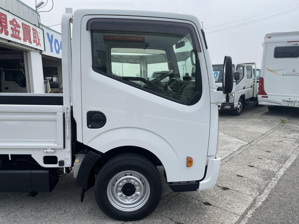 H29アトラス 1.4t 平ボディ 4WD|中古トラックの販売・買取・査定のアイナビ