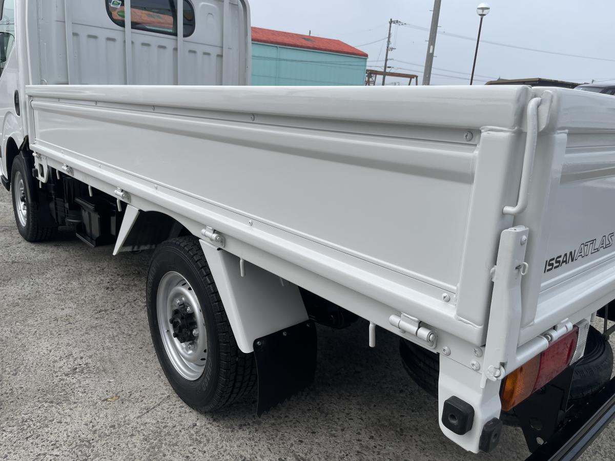 H29アトラス 1.4t 平ボディ 4WD|中古トラックの販売・買取・査定のアイナビ