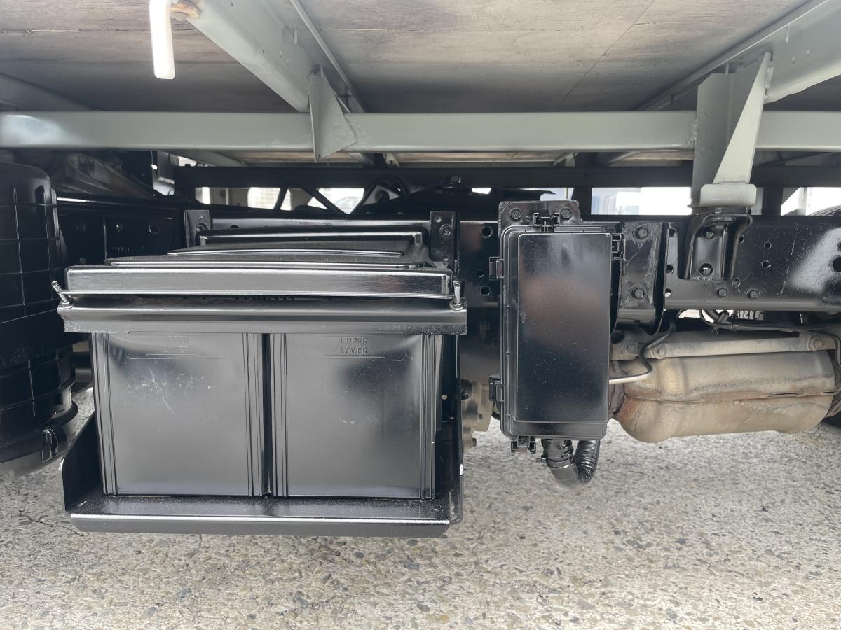 H29アトラス 1.4t 平ボディ 4WD|中古トラックの販売・買取・査定のアイナビ