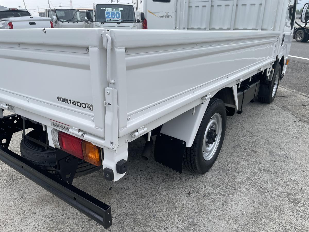 H29アトラス 1.4t 平ボディ 4WD|中古トラックの販売・買取・査定のアイナビ