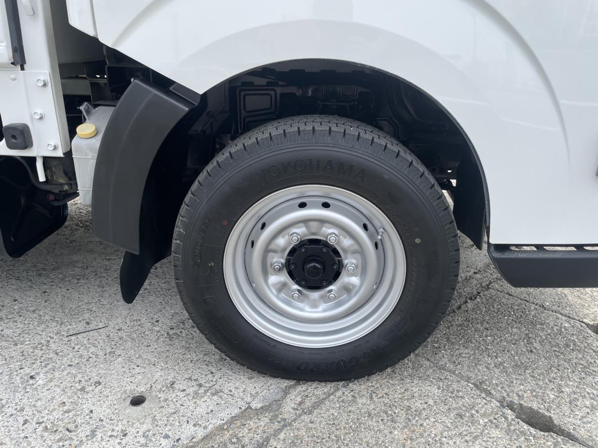 H29アトラス 1.4t 平ボディ 4WD|中古トラックの販売・買取・査定のアイナビ