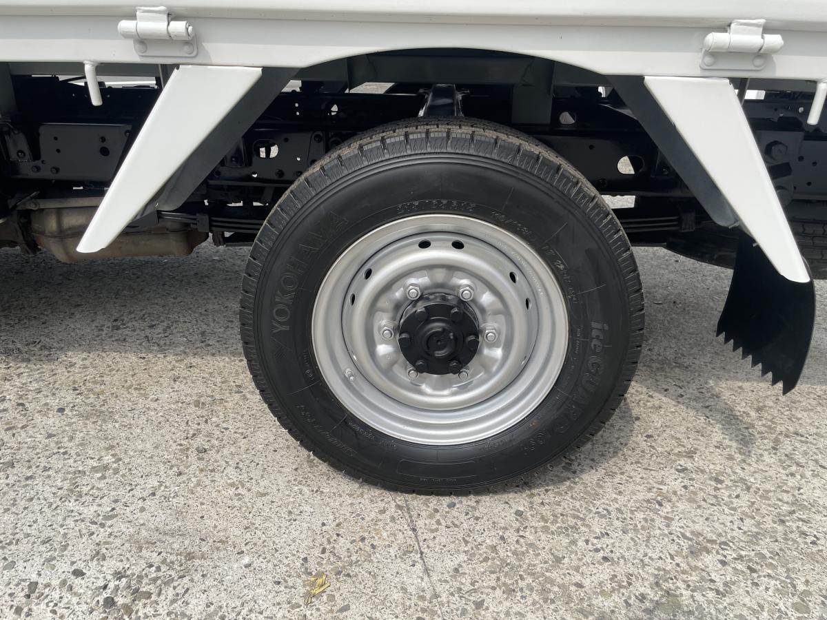 H29アトラス 1.4t 平ボディ 4WD|中古トラックの販売・買取・査定のアイナビ