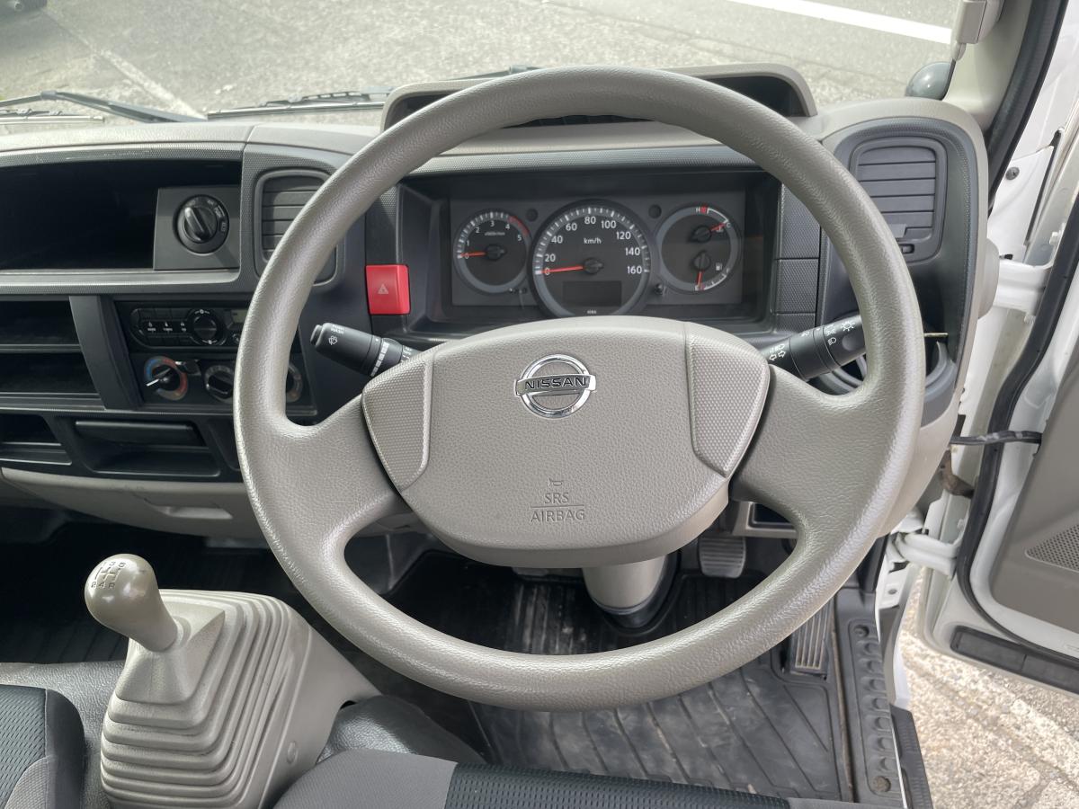 H29アトラス 1.4t 平ボディ 4WD|中古トラックの販売・買取・査定のアイナビ