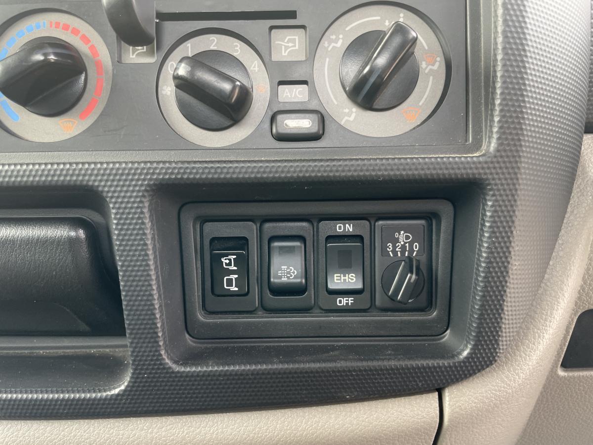 H29アトラス 1.4t 平ボディ 4WD|中古トラックの販売・買取・査定のアイナビ