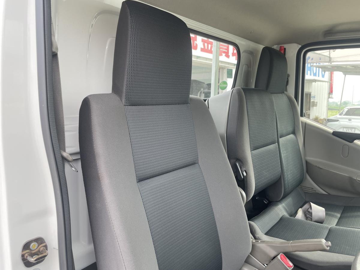 H29アトラス 1.4t 平ボディ 4WD|中古トラックの販売・買取・査定のアイナビ