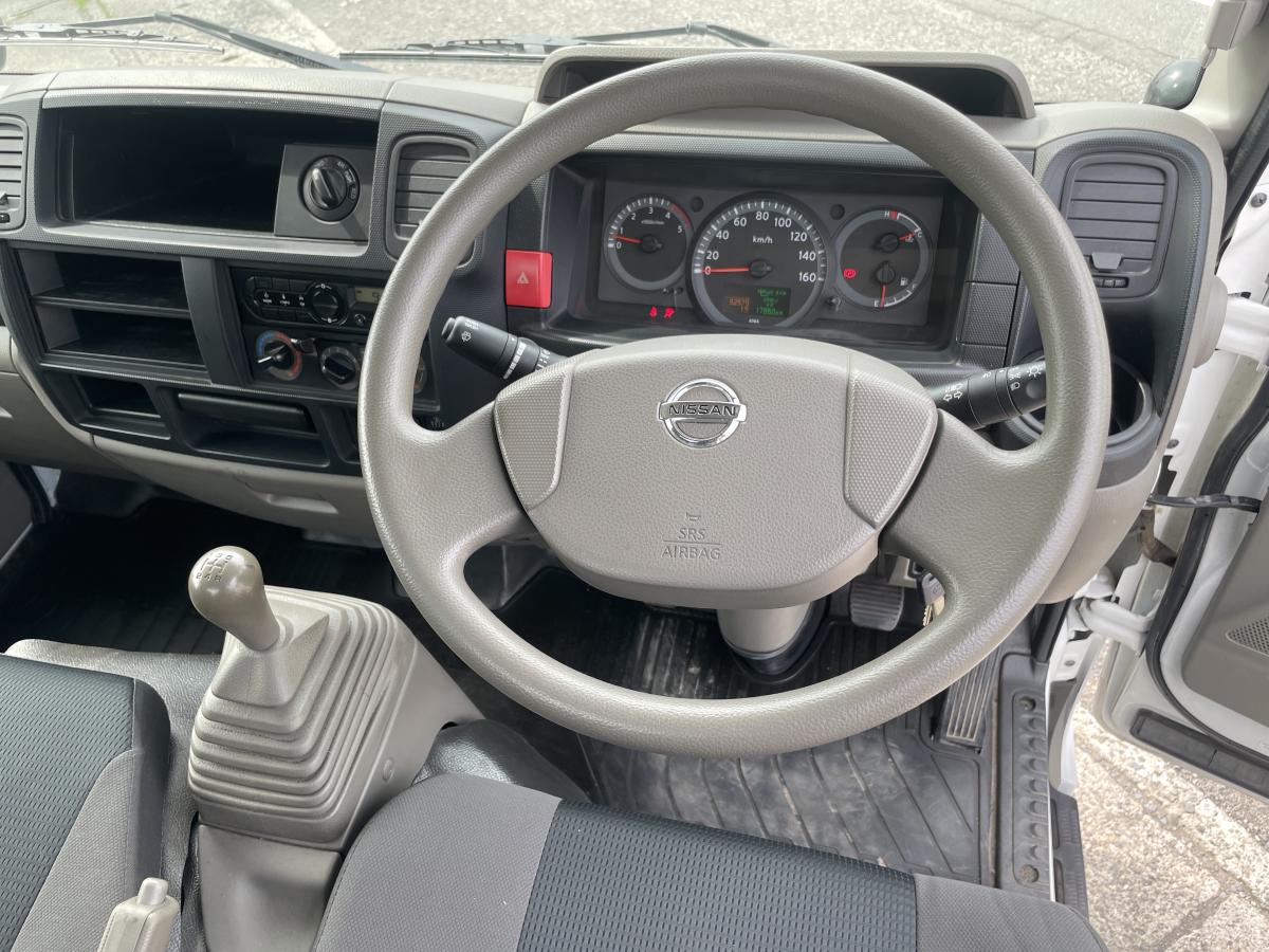 H29アトラス 1.4t 平ボディ 4WD|中古トラックの販売・買取・査定のアイナビ