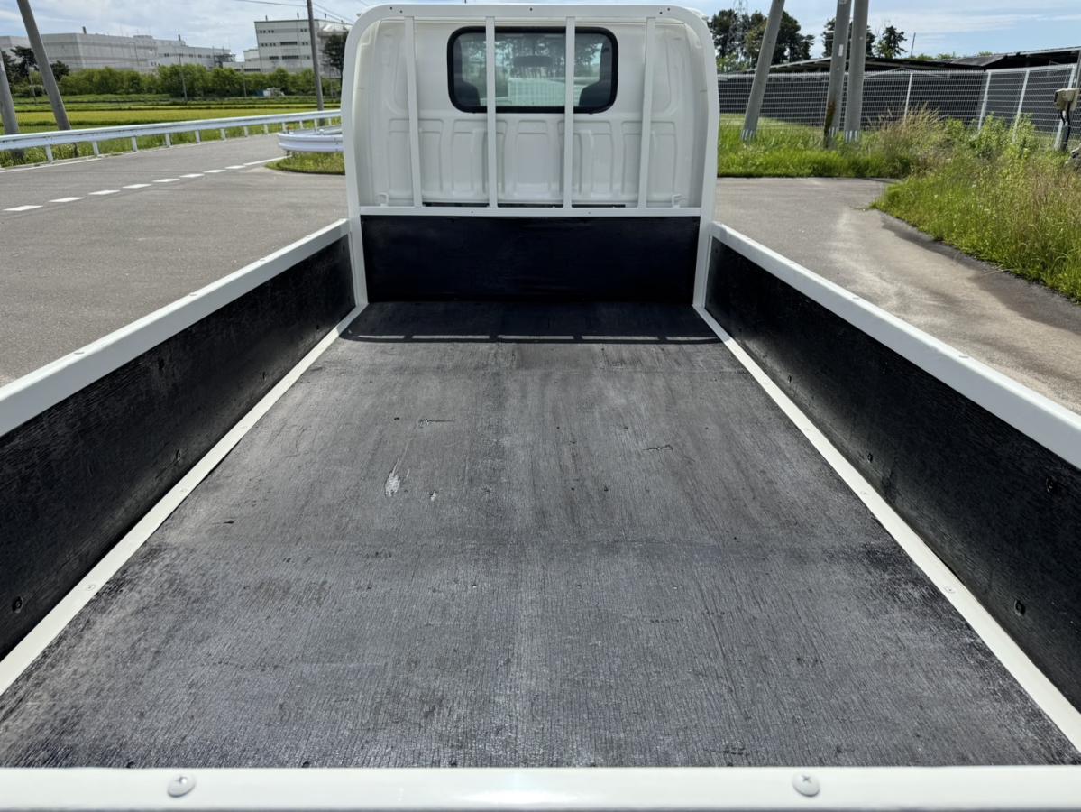 平成26年タイタン平ボディー4ナンバー準中型免許可|中古トラックの販売・買取・査定のアイナビ