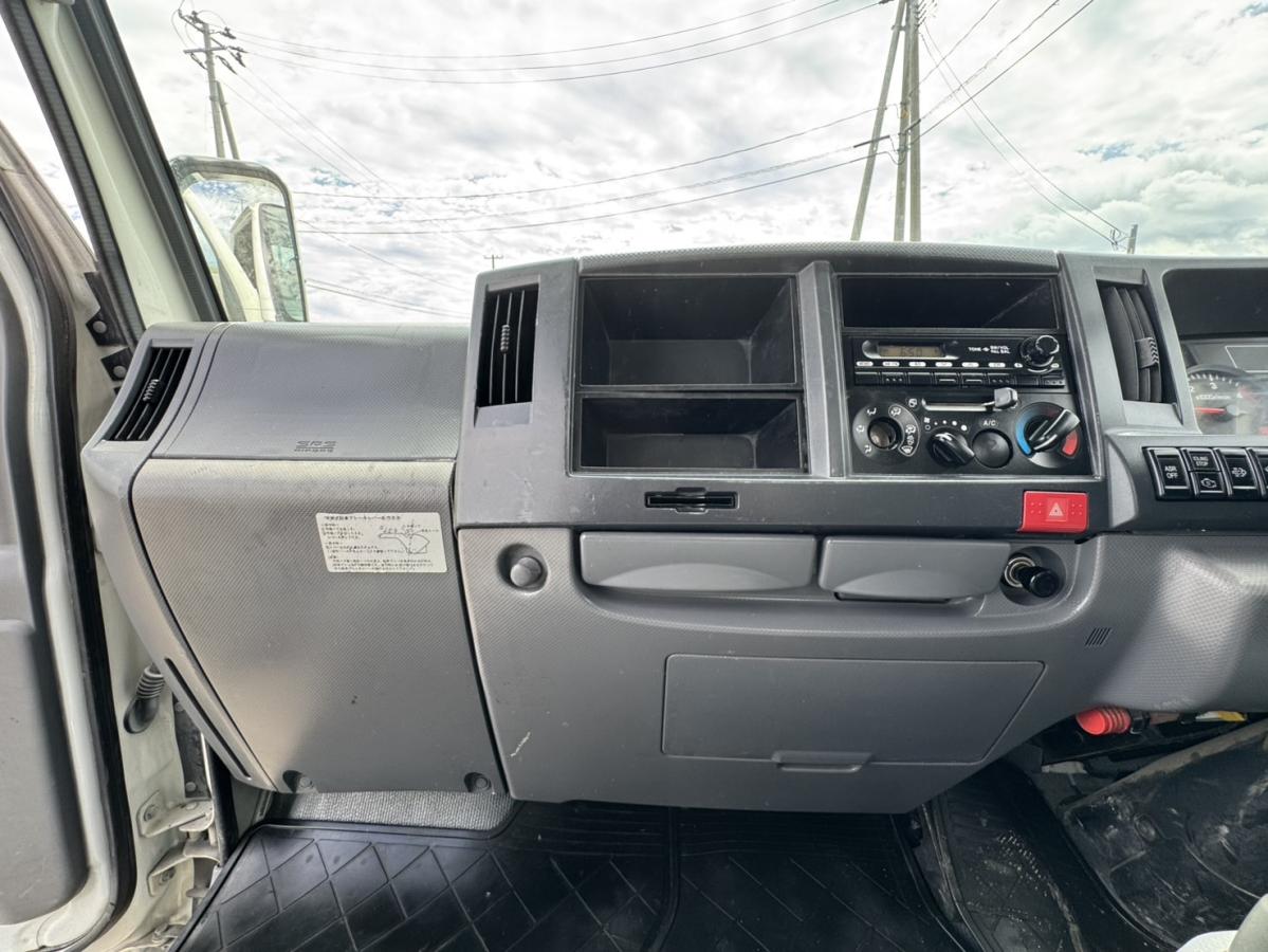 平成26年タイタン平ボディー4ナンバー準中型免許可|中古トラックの販売・買取・査定のアイナビ