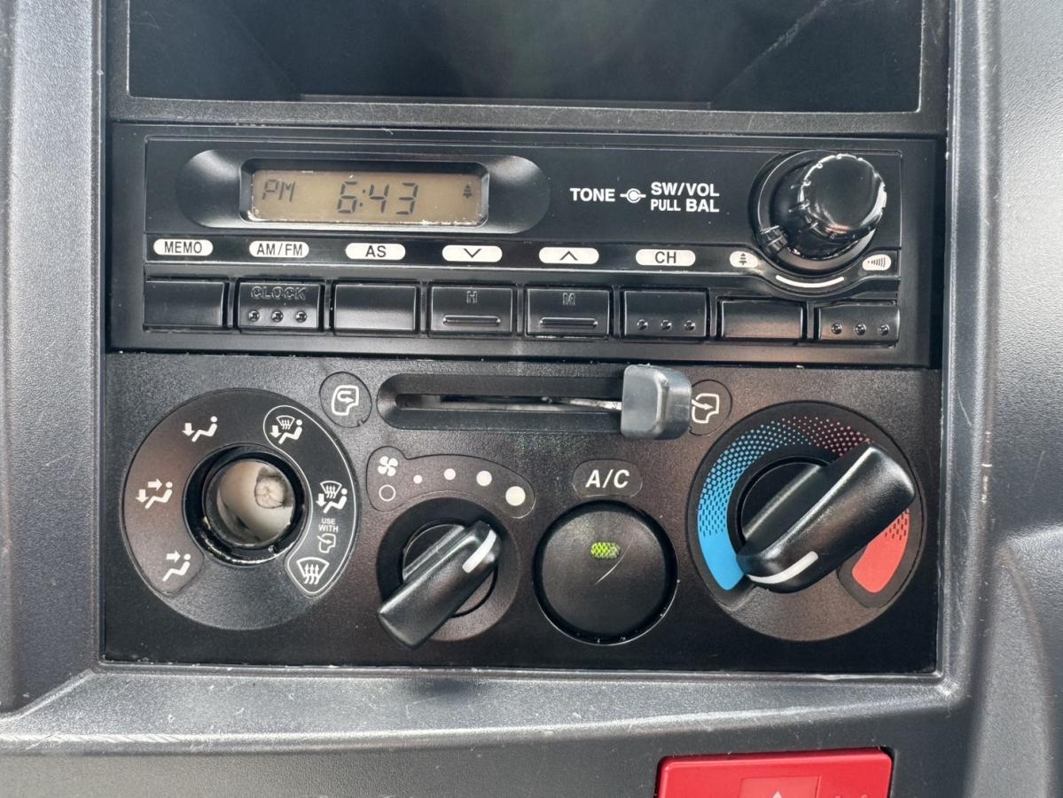 平成26年タイタン平ボディー4ナンバー準中型免許可|中古トラックの販売・買取・査定のアイナビ