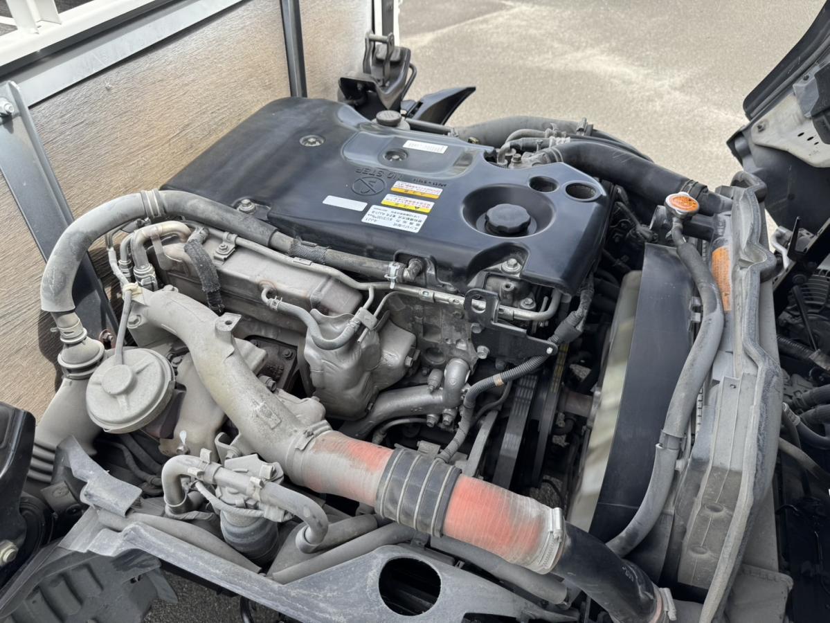 平成26年タイタン平ボディー4ナンバー準中型免許可|中古トラックの販売・買取・査定のアイナビ