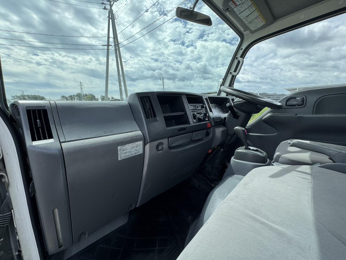 平成26年タイタン平ボディー4ナンバー準中型免許可|中古トラックの販売・買取・査定のアイナビ