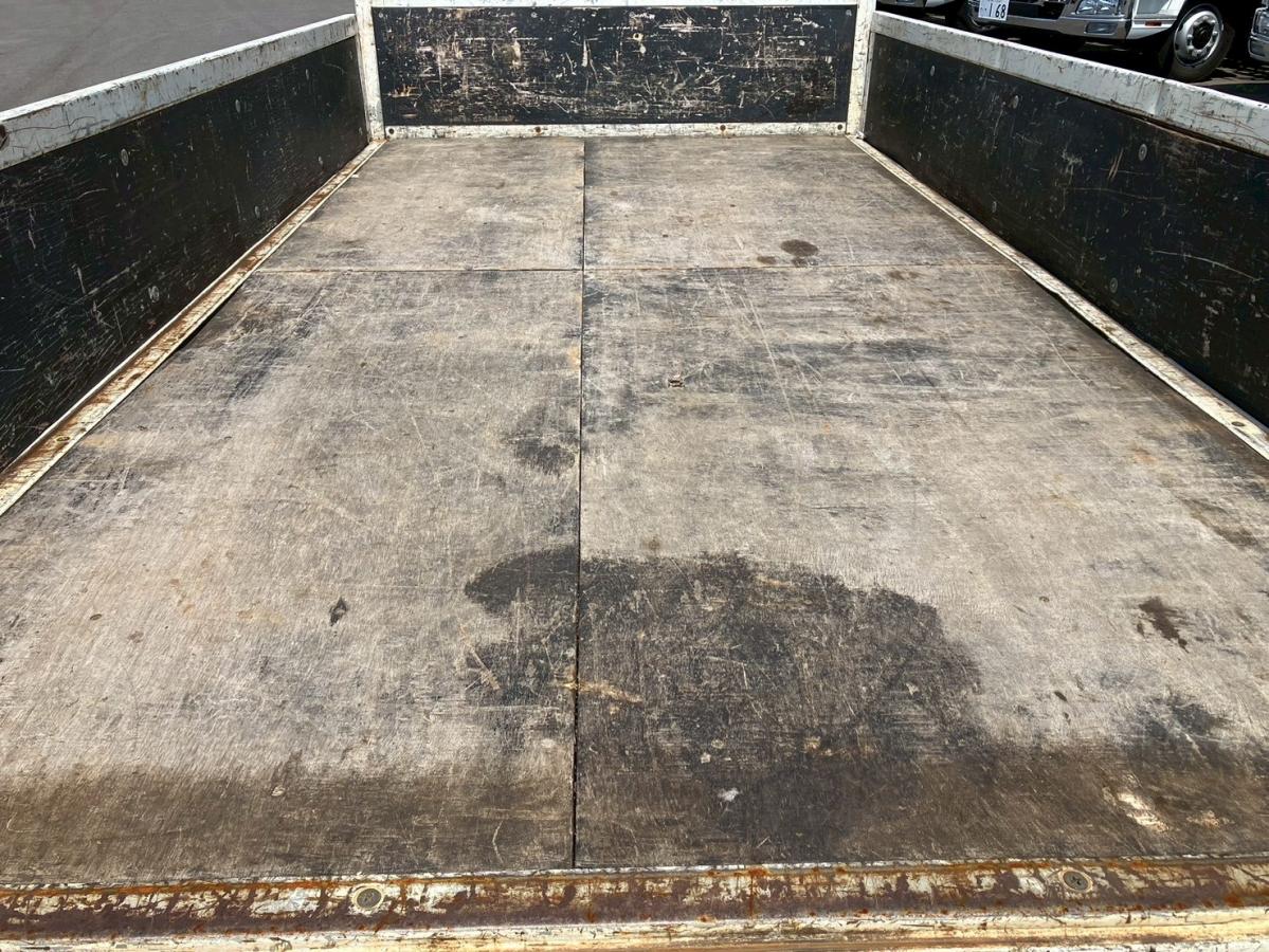 ☆年式/R2 標準/10尺 2t AT ナビ付き|中古トラックの販売・買取・査定のアイナビ