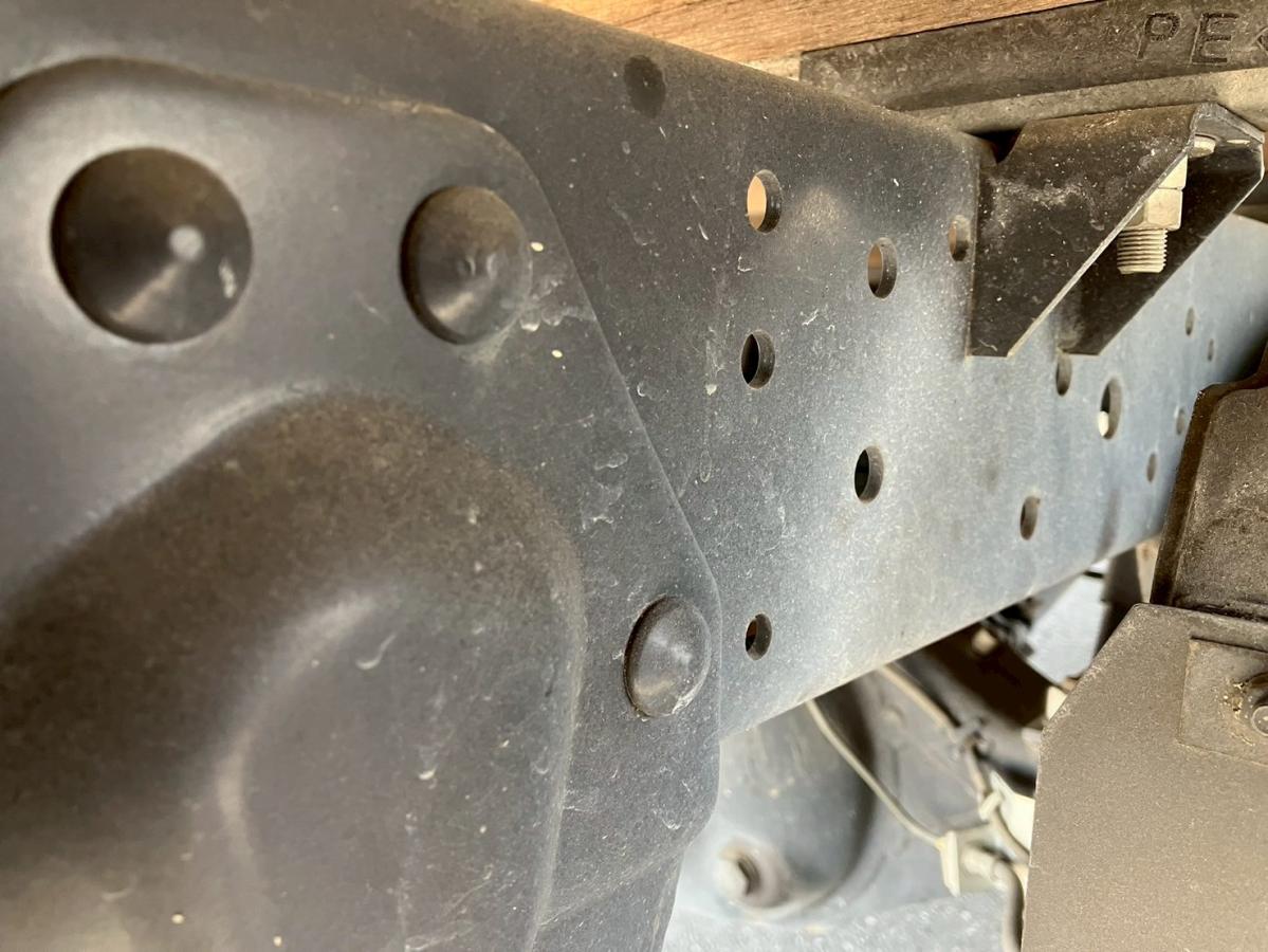 ☆年式/R2 標準/10尺 2t AT ナビ付き|中古トラックの販売・買取・査定のアイナビ