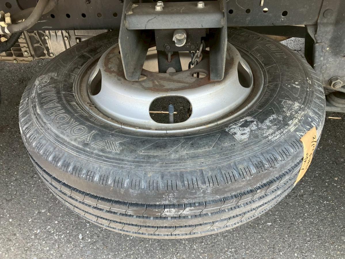 ☆年式/R2 標準/10尺 2t AT ナビ付き|中古トラックの販売・買取・査定のアイナビ