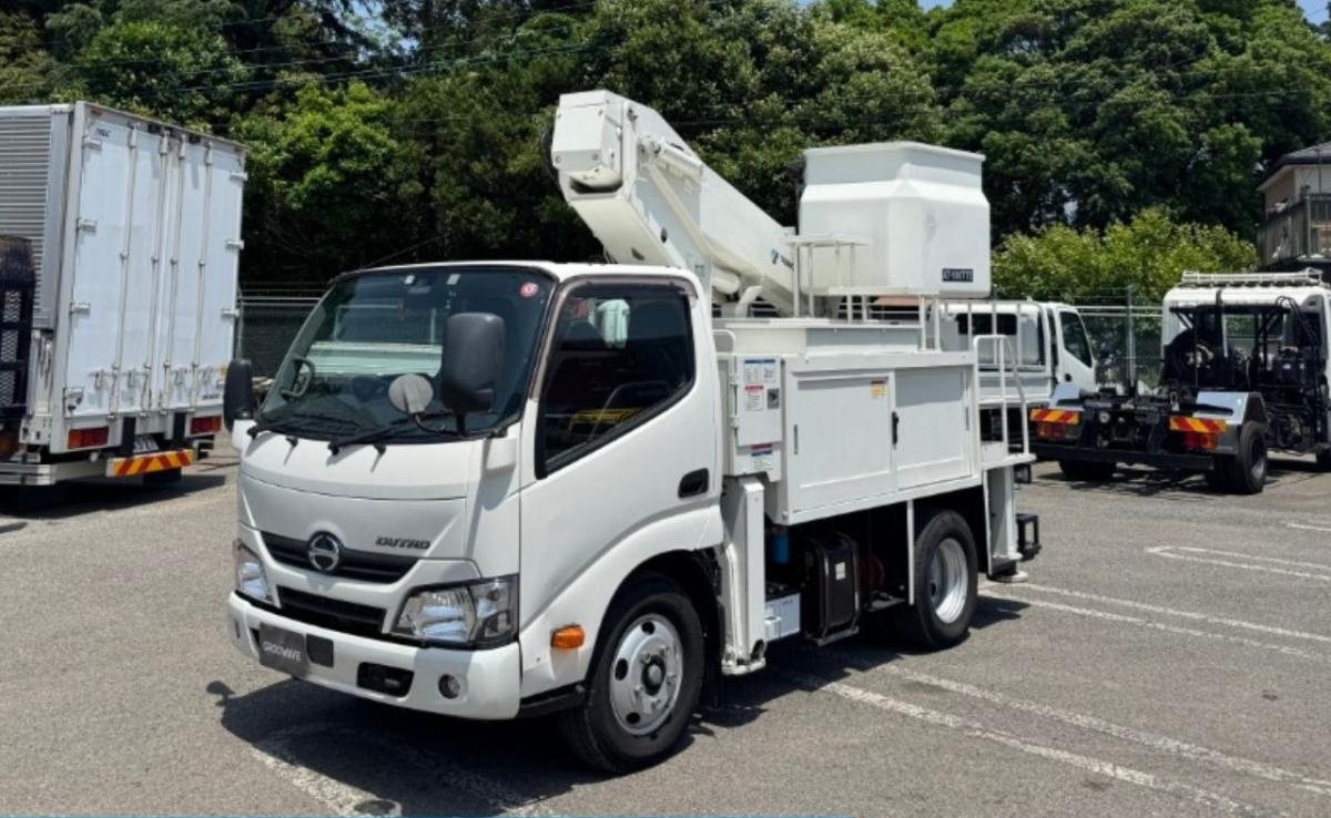タダノAT-100TTE9.9m絶縁バケット200㎏電工仕様|中古トラックの販売・買取・査定のアイナビ