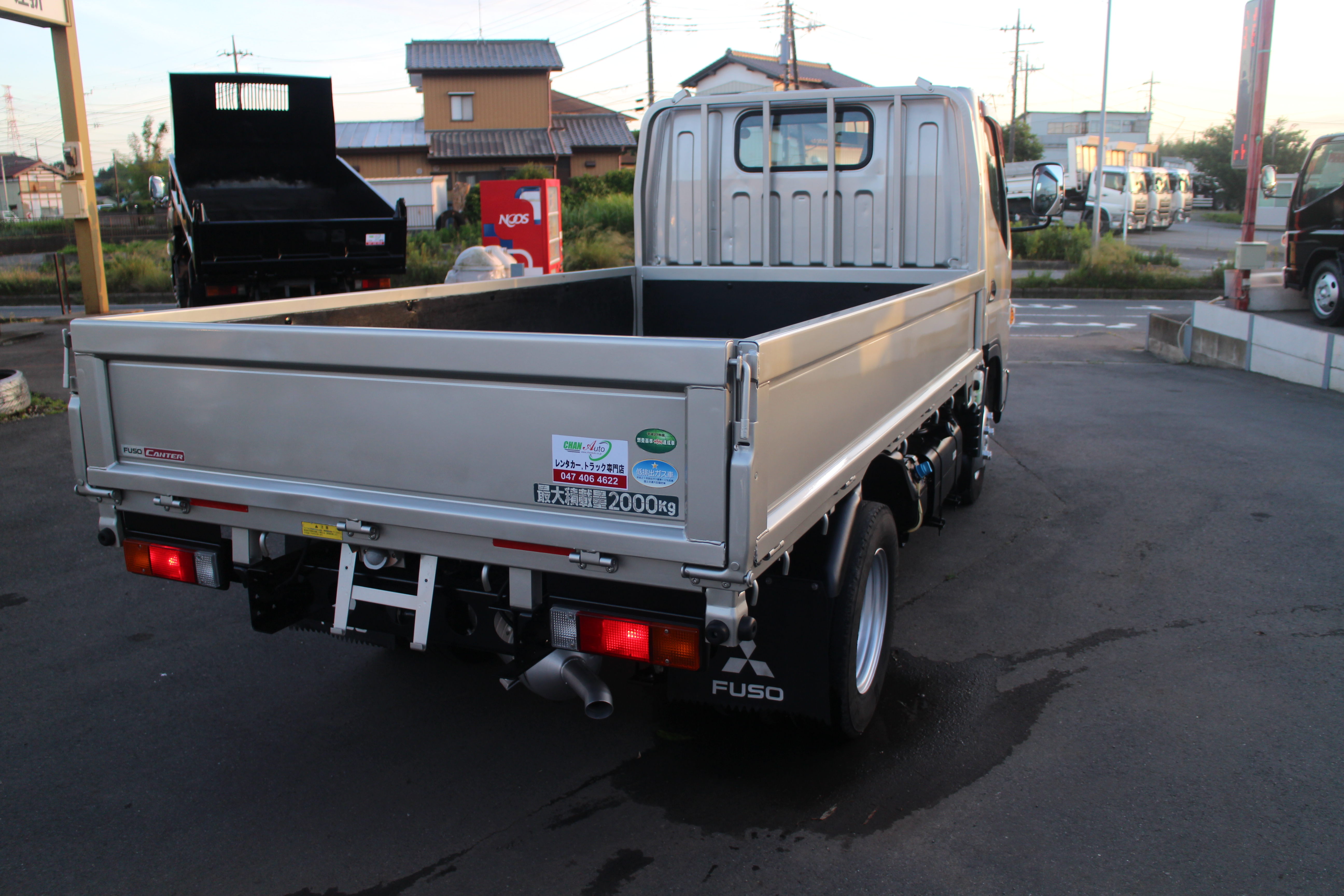 キャンター　２トン　平ボディー　250616　|中古トラックの販売・買取・査定のアイナビ