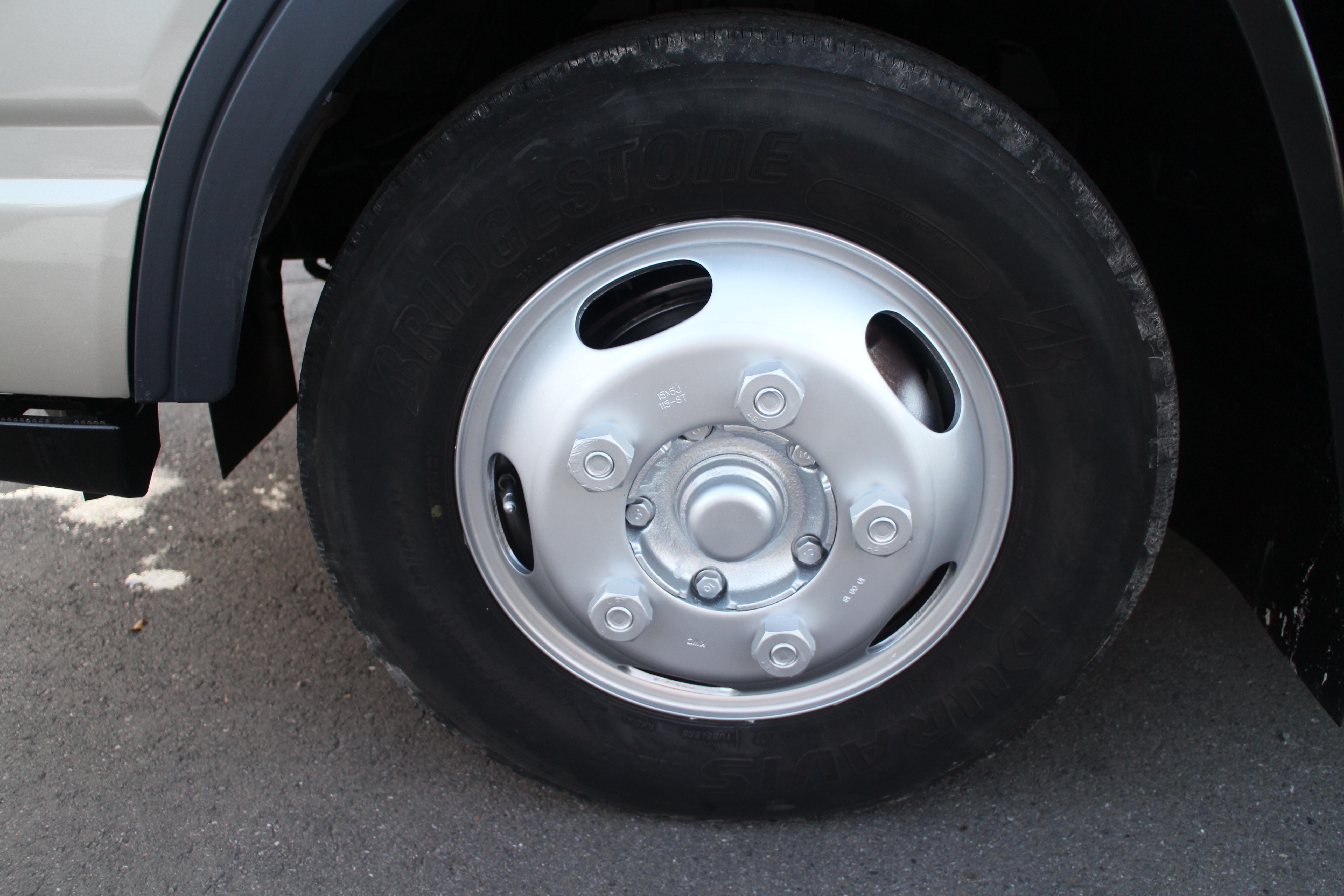 キャンター　２トン　平ボディー　250616　|中古トラックの販売・買取・査定のアイナビ