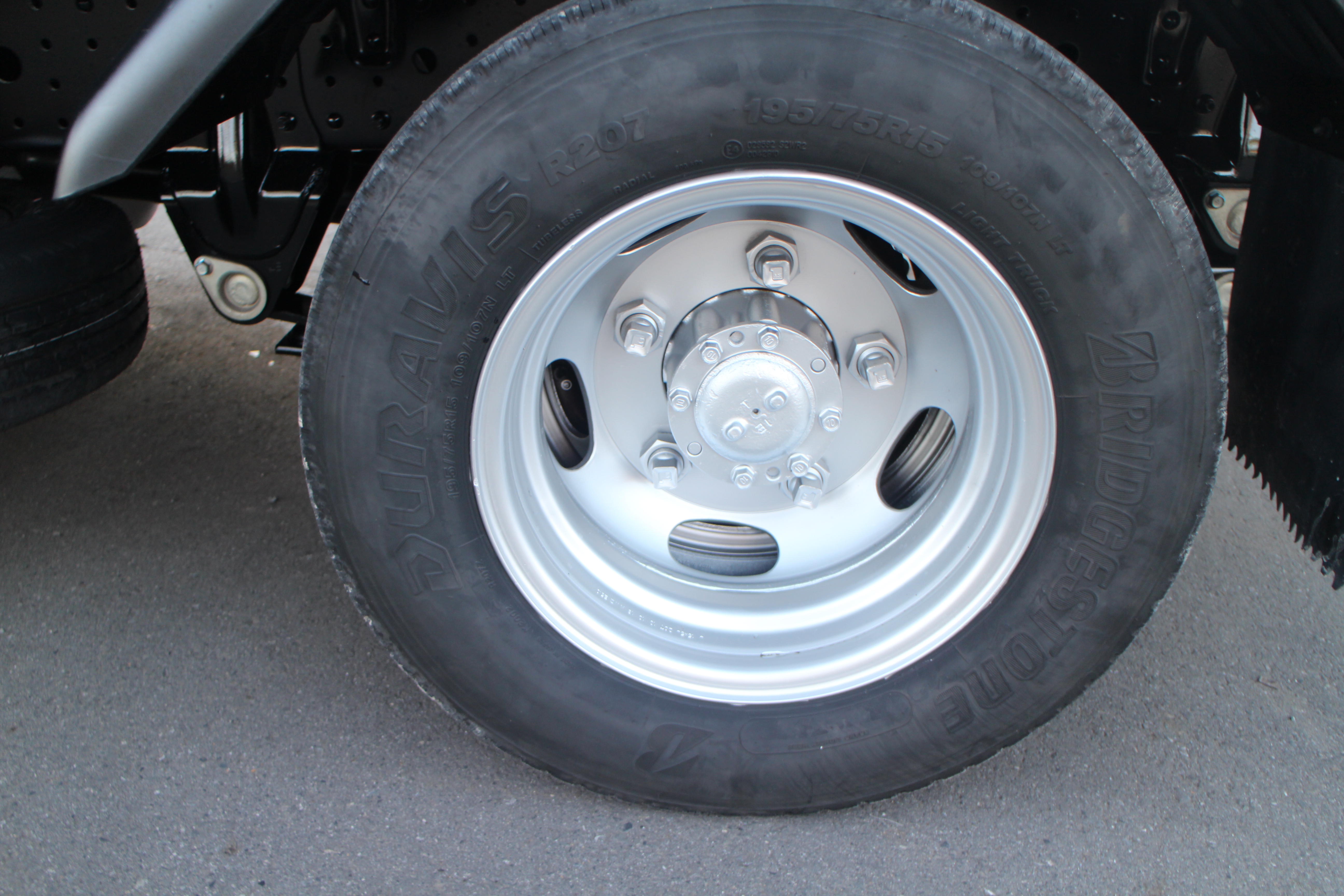 キャンター　２トン　平ボディー　250616　|中古トラックの販売・買取・査定のアイナビ