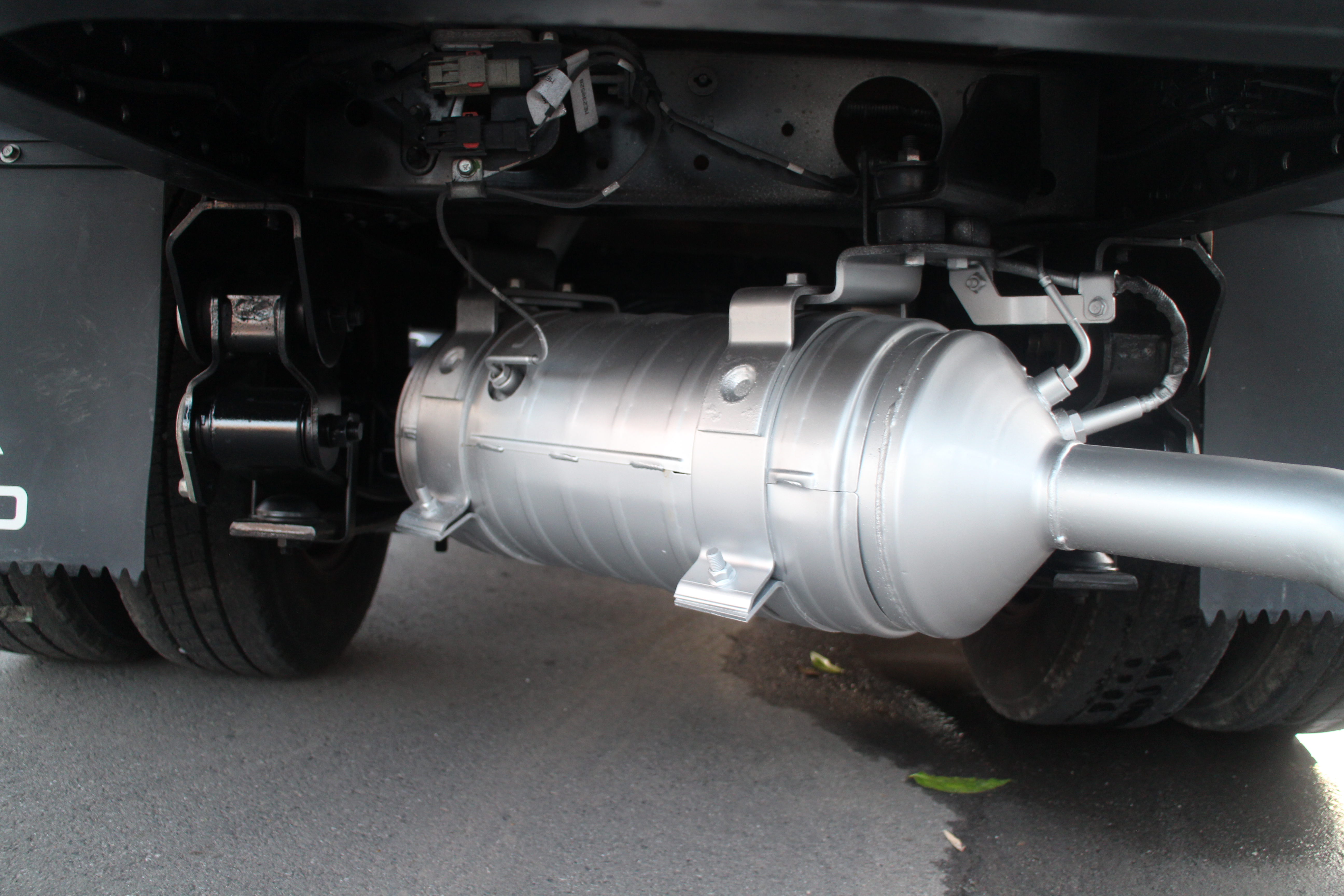 キャンター　２トン　平ボディー　250616　|中古トラックの販売・買取・査定のアイナビ