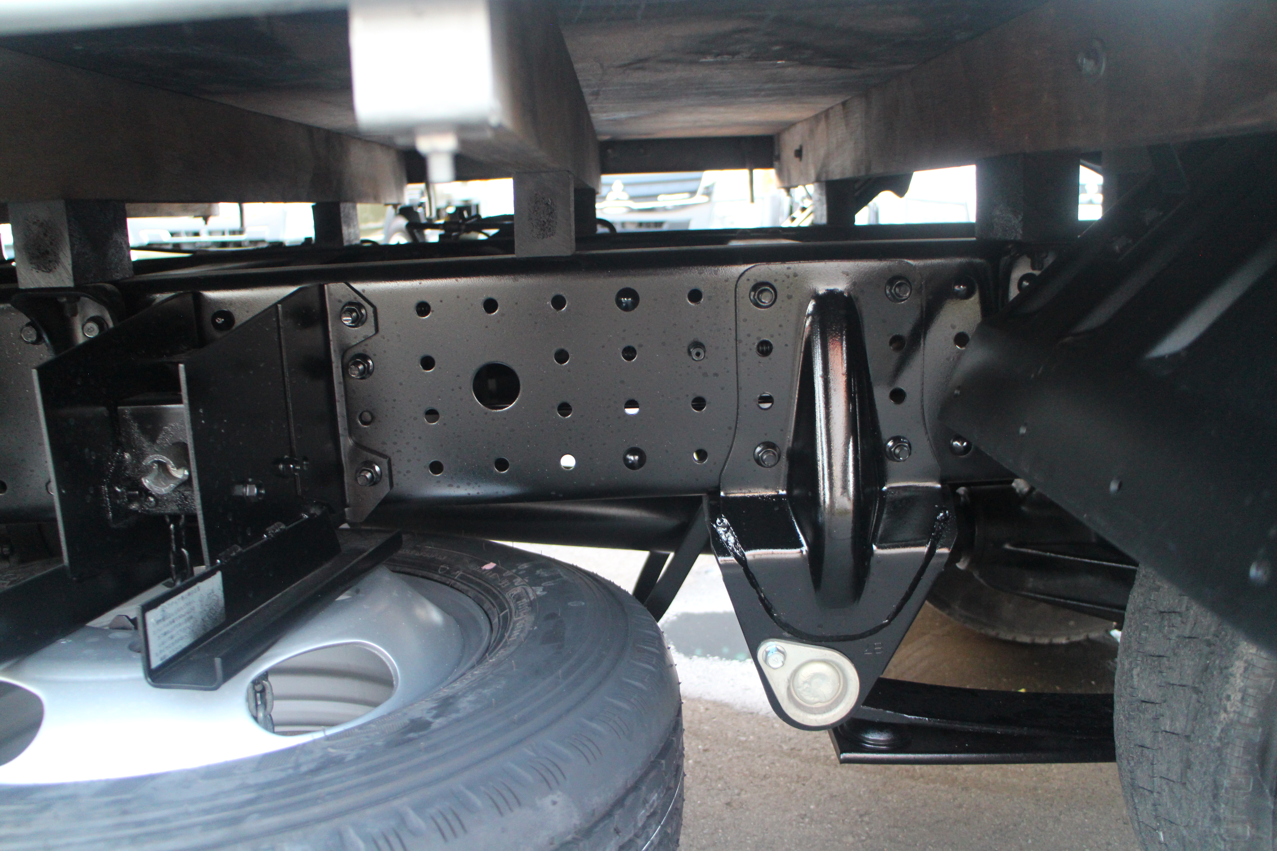 キャンター　２トン　平ボディー　250616　|中古トラックの販売・買取・査定のアイナビ