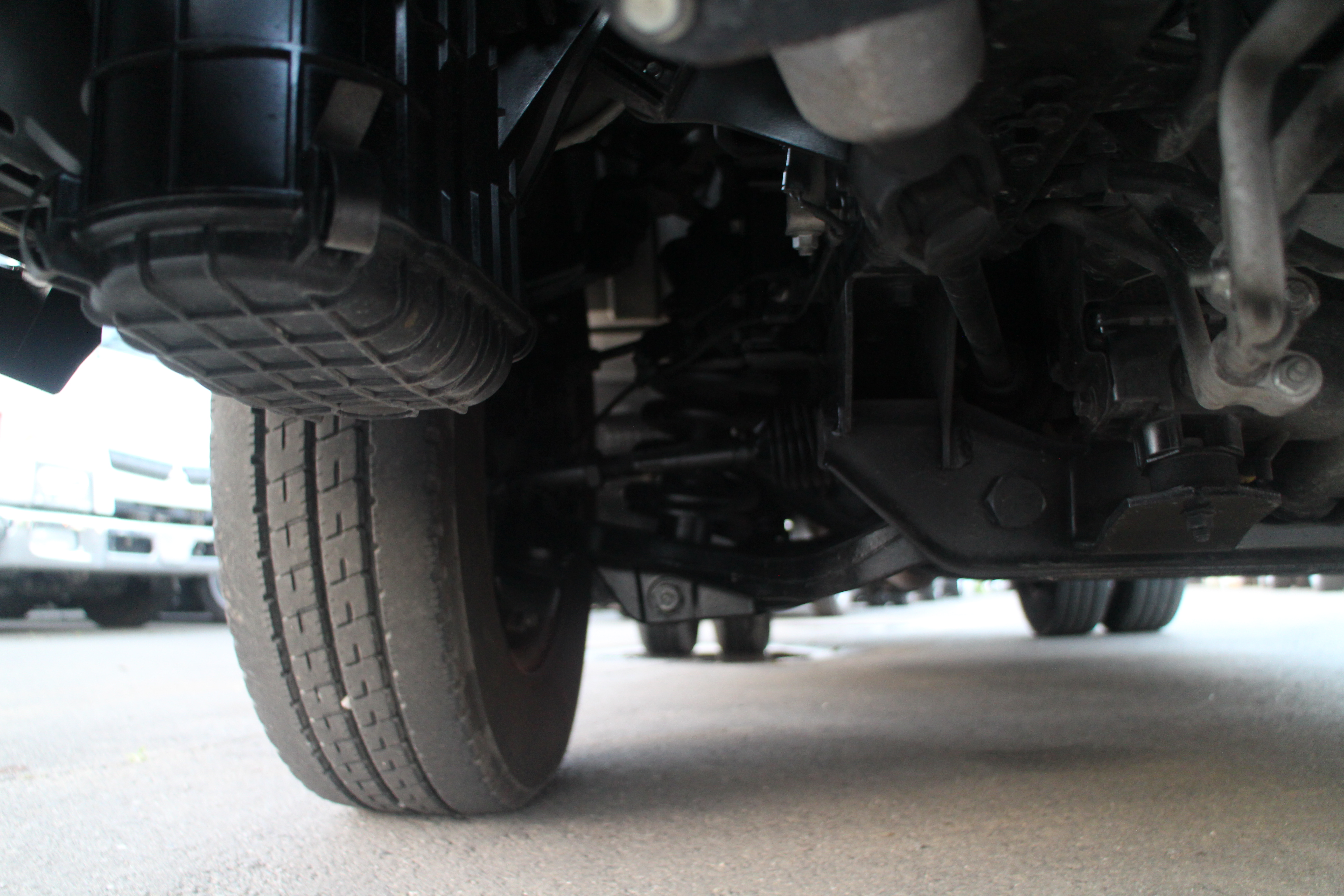 キャンター　２トン　平ボディー　250616　|中古トラックの販売・買取・査定のアイナビ