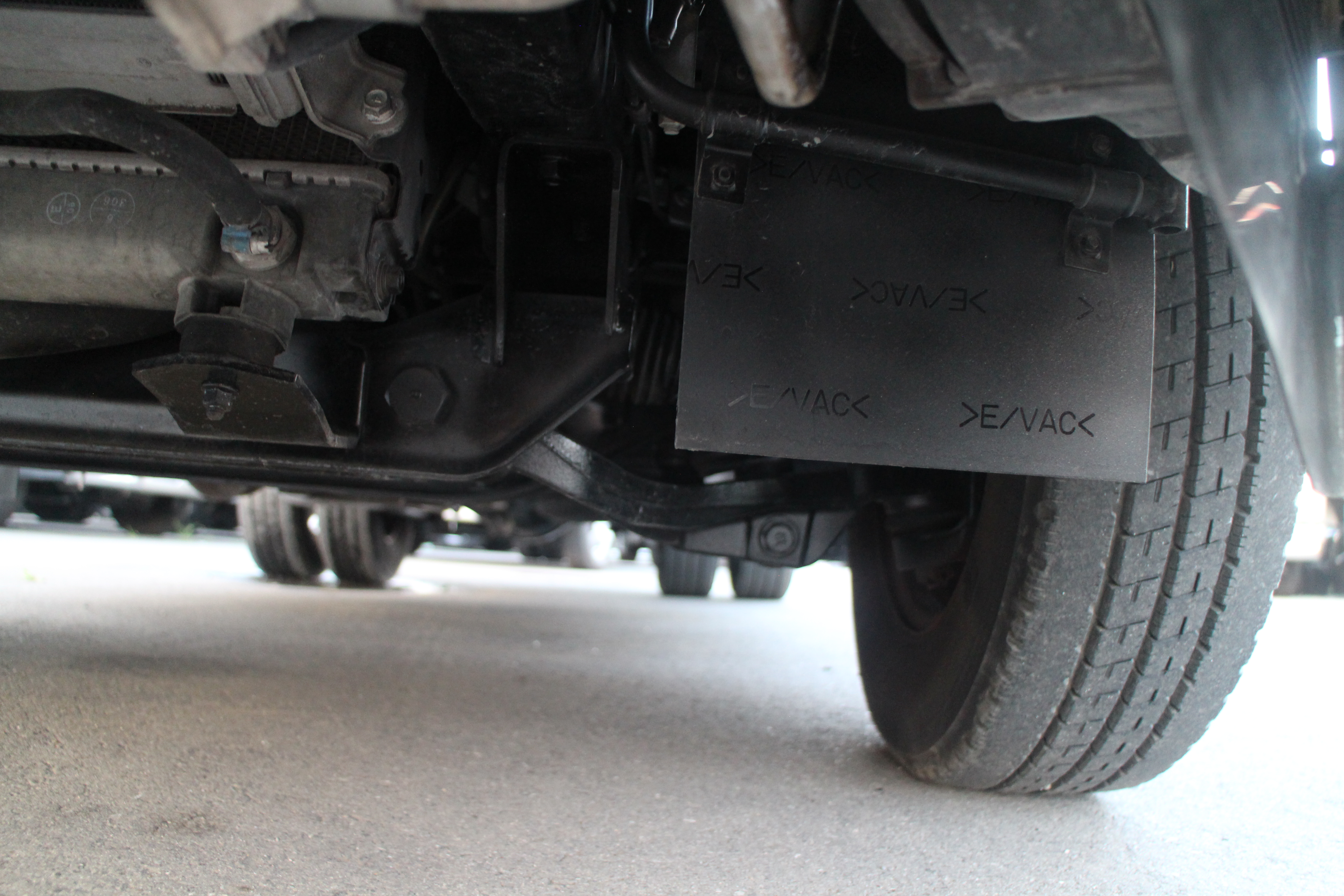 キャンター　２トン　平ボディー　250616　|中古トラックの販売・買取・査定のアイナビ