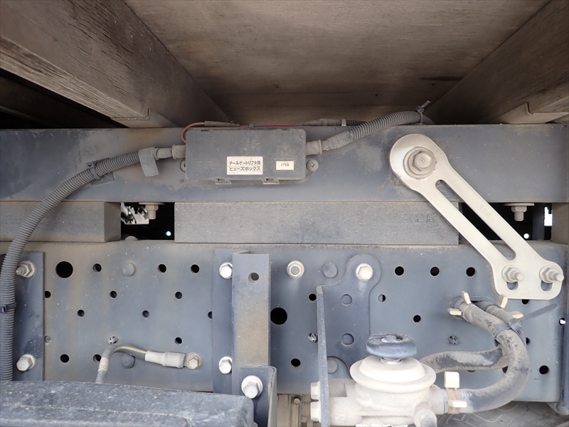 【351061】いすゞ エルフ 平ボディ2重アオリ床鉄板P/G付|中古トラックの販売・買取・査定のアイナビ