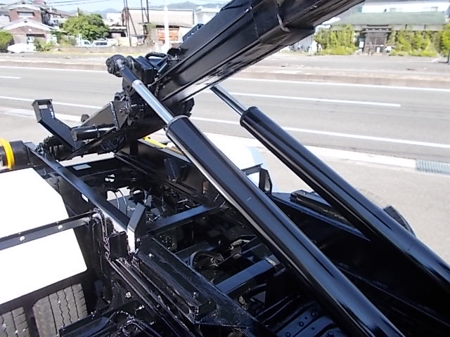 H23年式 デュトロ3トンアームロール4WD|中古トラックの販売・買取・査定のアイナビ