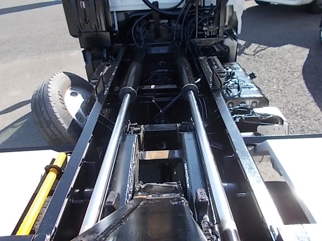 H23年式 デュトロ3トンアームロール4WD|中古トラックの販売・買取・査定のアイナビ