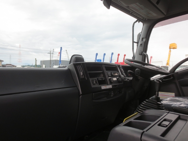 いすゞフォワードアルミウイング|中古トラックの販売・買取・査定のアイナビ