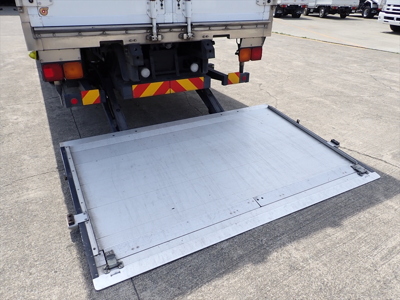 【351329】いすゞ フォワード 低温仕様冷凍車 パワーゲート付|中古トラックの販売・買取・査定のアイナビ