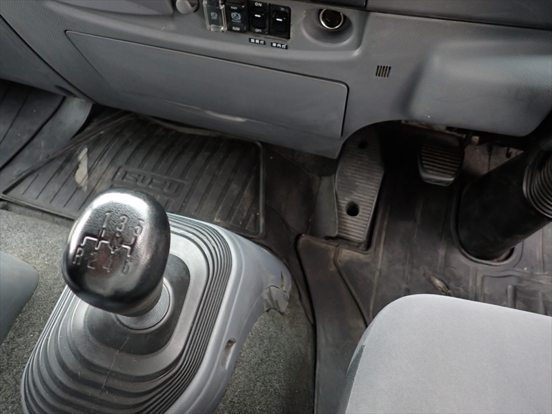 【351329】いすゞ フォワード 低温仕様冷凍車 パワーゲート付|中古トラックの販売・買取・査定のアイナビ