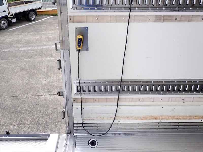 【351325】いすゞ フォワード 低温仕様冷凍車 パワーゲート付|中古トラックの販売・買取・査定のアイナビ