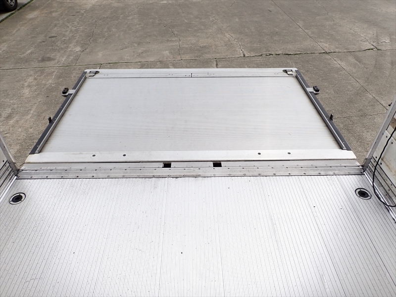 【351325】いすゞ フォワード 低温仕様冷凍車 パワーゲート付|中古トラックの販売・買取・査定のアイナビ